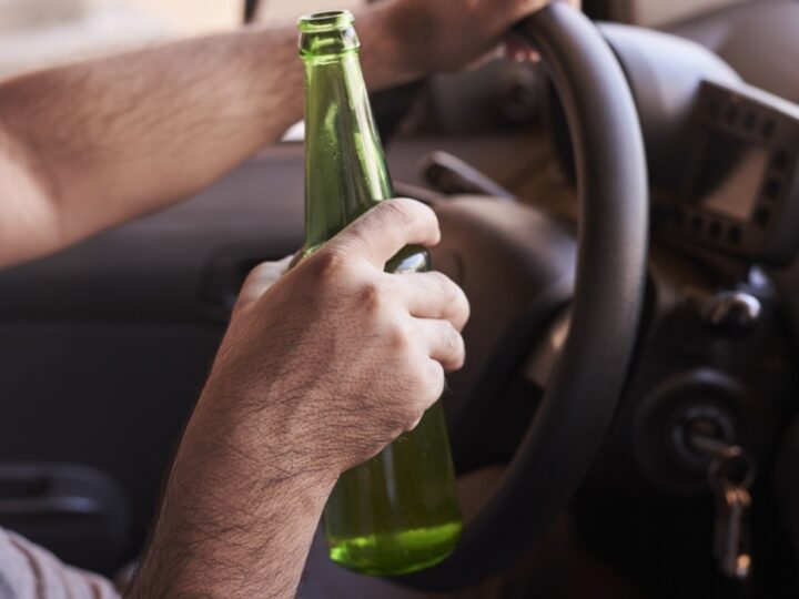 Ukraiński kierowca z prawie 2 promilami alkoholu w organizmie stracił kontrolę nad samochodem na autostradzie A4