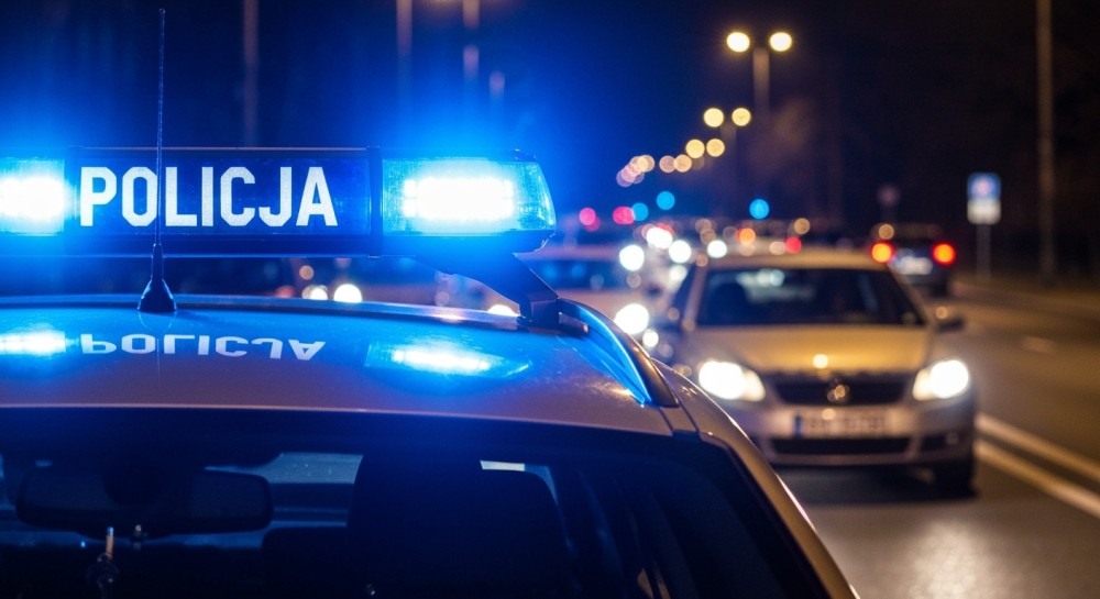 Policjanci z Bierunia nagradzają kierowców za bezpieczną jazdę gadżetami