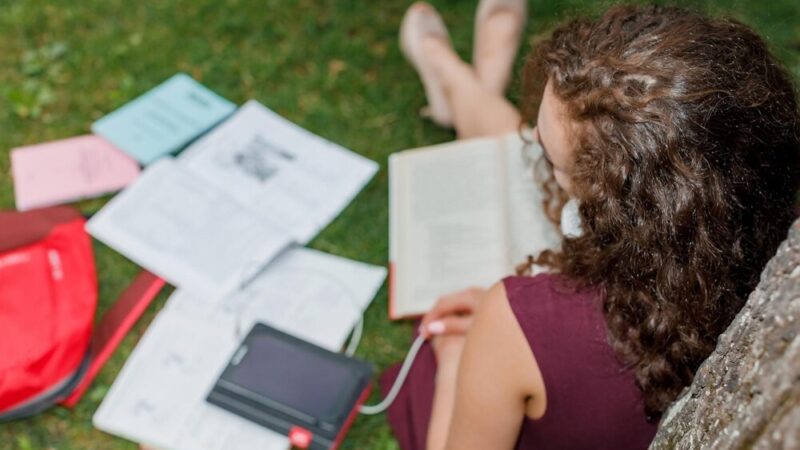 Nauka i eksperymenty w Jaworznie: Dzień pokazowy Uniwersytetu Dziecięcego WSB