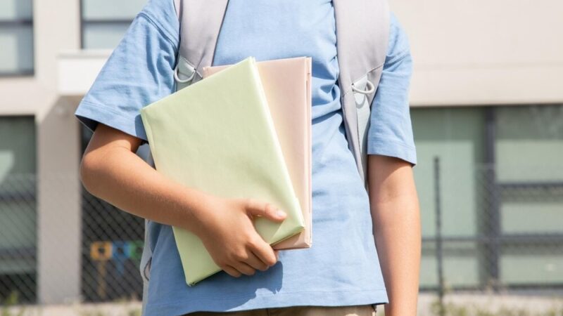 Nowoczesna stołówka w Mysłowicach: uczniowie cieszą się nową przestrzenią do posiłków