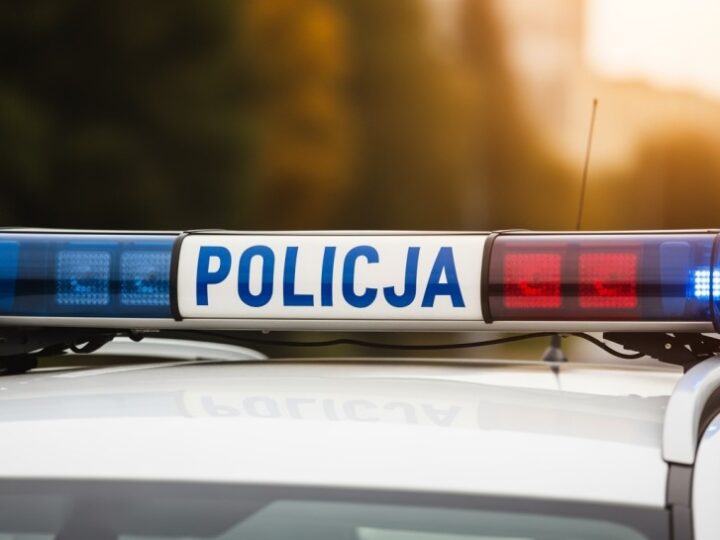 Dozór policyjny dla mężczyzny oskarżonego o kradzież i napad w sklepie fryzjerskim