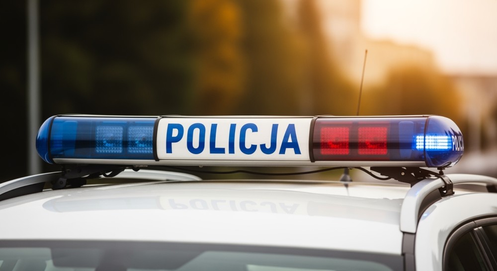 Dozór policyjny dla mężczyzny oskarżonego o kradzież i napad w sklepie fryzjerskim