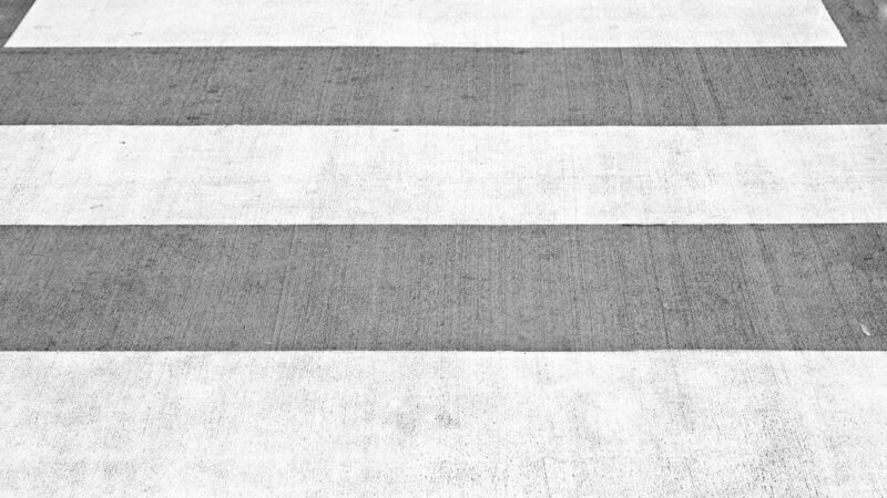 Bądź widoczny po zmroku – klucz do bezpieczeństwa na drogach