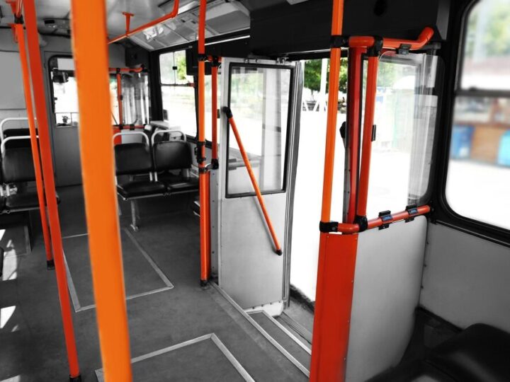 Nowe bilety i tańsze przejazdy od 1 stycznia: Zyskaj więcej czasu na podróż!