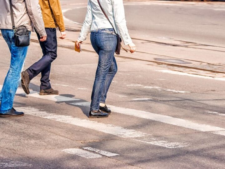 Dzielnicowi uczą przedszkolaków bezpieczeństwa