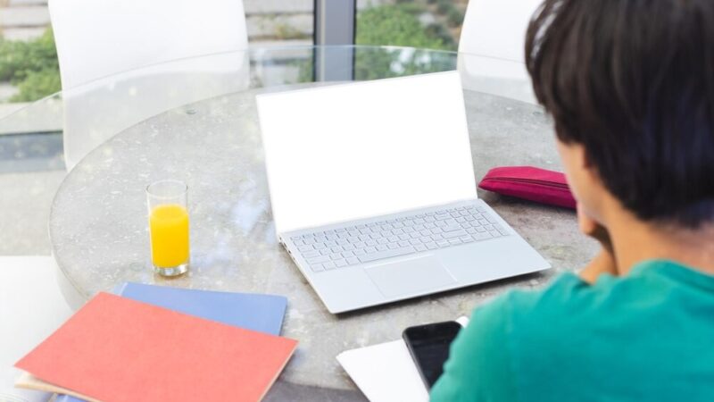 Inteligentna wentylacja w Szkole Podstawowej nr 3 w Lędzinach w reportażu TVP Nauka