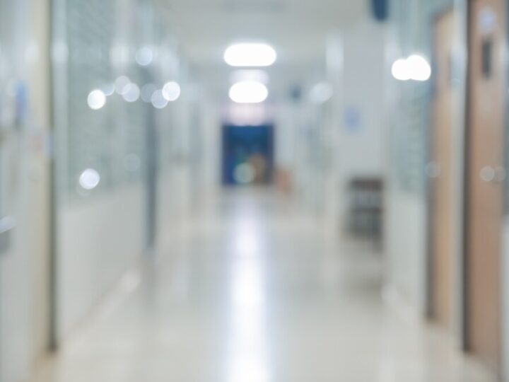 Mysłowiccy policjanci edukują dzieci o bezpieczeństwie podczas ferii