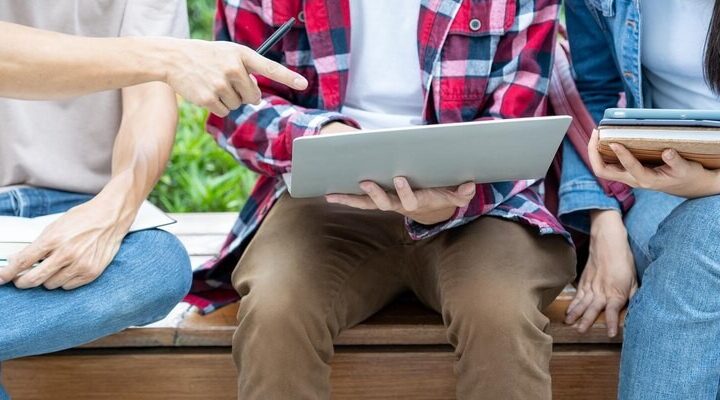 Młodzież z Mysłowic rozwija umiejętności debatanckie na warsztatach w bibliotece