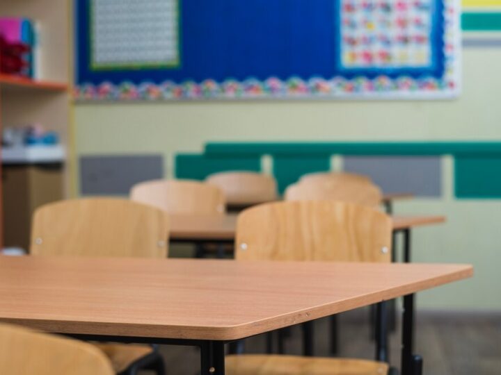 Wiceprezydent Jaworzna z wizytą w przedszkolu: radość i wspólne czytanie z maluchami