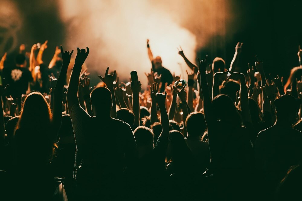 Wieczór muzycznych uniesień w Brzezince – chwała i harmonia w dźwiękach