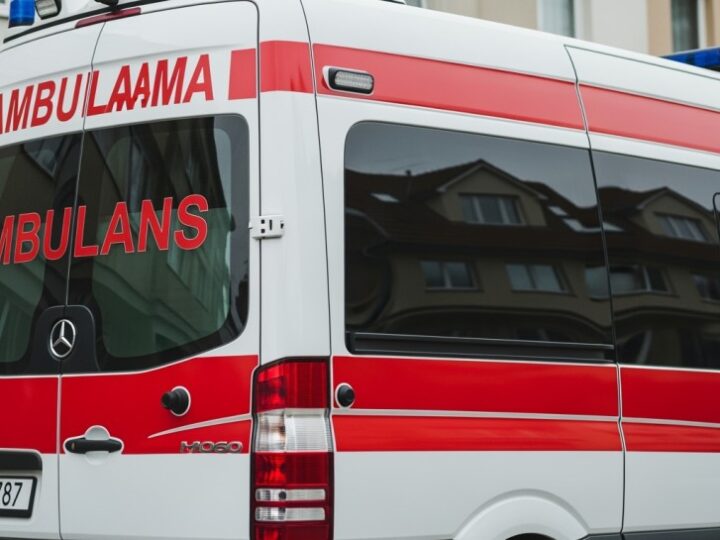 Nocne poszukiwania w lesie w Kobiórze po zgłoszeniu zaginięcia